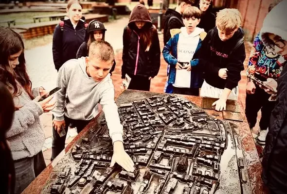 Toruń: drugi dzień wycieczki uczniów pełen zagadek i spacerów