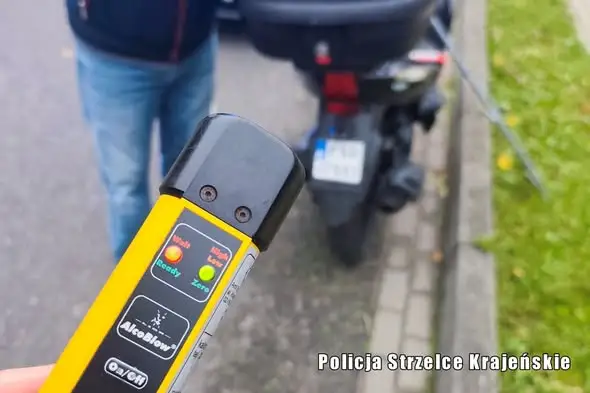 Policja w Strzelcach Krajeńskich kontroluje motocyklistów mimo końca sezonu