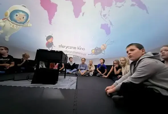 Kino sferyczne w Szkole Podstawowej nr 2 w Strzelcach Krajeńskich