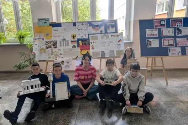 Dzień Jedności Niemiec w Szkole Podstawowej nr 2 w Strzelcach Opolskich