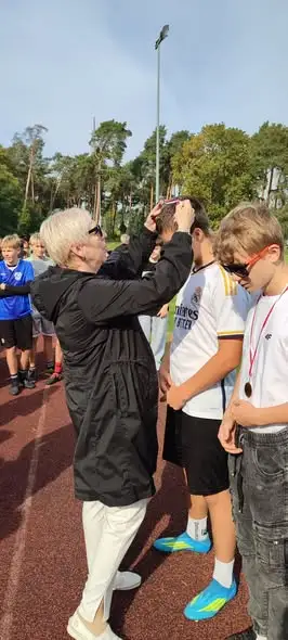 Dzień sportu szkolnego w Dobiegniewie – emocje, rywalizacja i wspólna zabawa