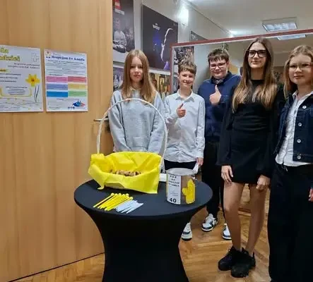 Pola Nadziei w Szkole Podstawowej nr 1 – uczniowie zebrali ponad 1500 zł dla hospicjum