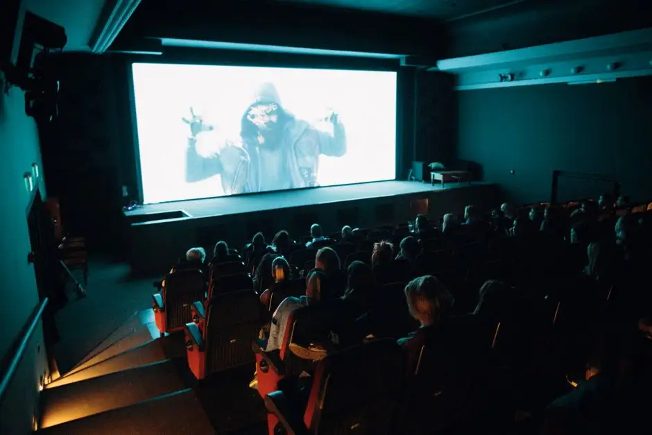 Noc Grozy w Dobiegniewie: dwa horrory, popcorn i wata cukrowa